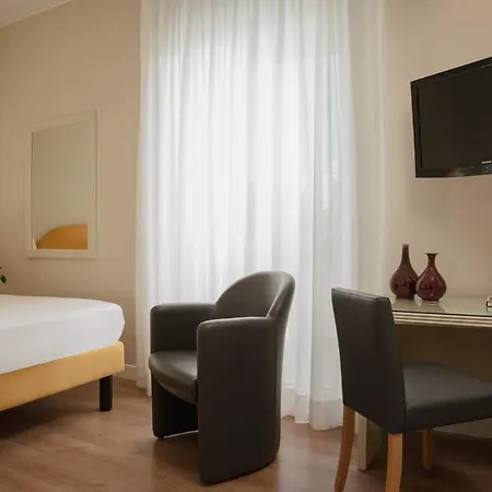 National Ξενοδοχείο 4*