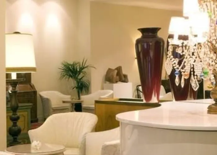 فندق National 4*