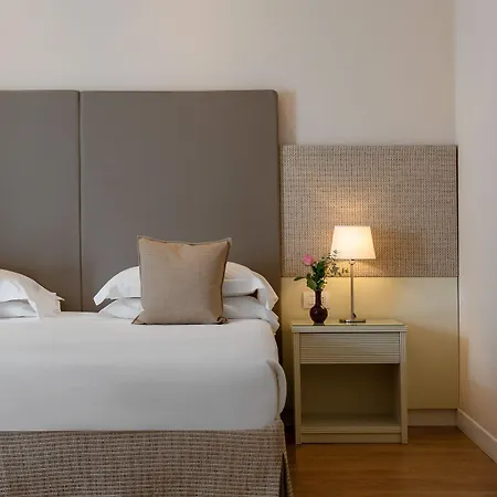 National Hotel 4*