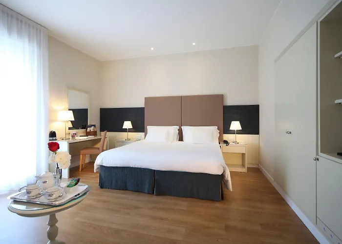 National 4* רימיני